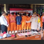 Para tahanan Polres Sumenep saat dirilis dalam Anev Tahun 2018.
