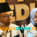 Paslon Wali Kota dan Wakil Wali Kota Kediri nomor urut 1, Vinanda Prameswati-Gus Qowim saat memberi keterangan kepada awak media. Foto: MUJI HARJITA/BANGSAONLINE