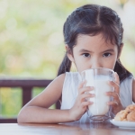 Perkuat Daya Tahan Tubuh hingga Bantu Tumbuh Kembang Anak, Simak 6 Manfaat Susu Kambing Etawa. Foto: Ist