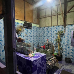 Salah satu warung milik korban yang kerap dipalak polisi gadungan di Kecamatan Duduksampeyan, Gresik. Foto: Ist
