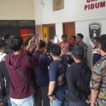 
Press rilis ungkap kasus pencurian HP Iphone. (Ist)