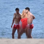 Jangan-jangan jika ada yang tenggelam di laut, eh.. malah malah si anggota baywatch ini yang perlu diselamatkan korban. foto: mirror.co.uk