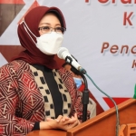 Ketua TP PKK Kota Pasuruan Dra. Hj. Fatma Saifullah Yusuf.