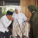 Subandi dan Mimik Idayana saat sowan ke KH Nurul Huda Djazuli di Ponpes Al Falah, Ploso, Kediri