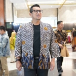 Pj Wali Kota Mojokerto saat memperingati Hari Batik Nasional.