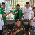 Forkom Jurnalis Nahdliyin bersama GP Ansor Surabaya ziarah ke makam Wali Kota Surabaya pertama, dr. Radjamin Nasution di Hari Jadi Kota Surabaya ke-732. Foto: Ist.