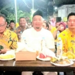 Asluchul Alif (tengah) saat menyapa kader DPD Golkar Gresik. Foto: Ist