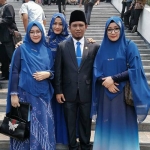 Ahmad Hadil Muzakki Syah (Ra Fadil) bersama tiga istrinya di Senayan Jakarta, Senin (30/9/2019). foto: istimewa