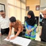 Kantah Kabupaten Pasuruan saat melaksanakan serah terima protokol PPAT.