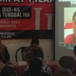 Ketua DPC PDIP Kota Mojokerto, Santoso Bekti Wibowo, saat hadir dalam acara sosialisasi 4 pilar. Foto: YUDI EKO PURNOMO/ BANGSAONLINE
