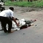 Jenazah korban di lokasi kejadian sebelum dievakuasi ke Dr. Wahidin Sudiro Husodo Kota Mojokerto.