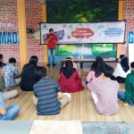 Komunitas Gemerlang menggelar Workshop Strategi Digital Marketing, di salah satu resto Kecamatan Semanding, Kabupaten Tuban, Minggu (12/12/20).