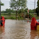 Banjir di Desa Sadengrejo, Kecamatan Rejoso, Kabupaten Pasuruan. (foto: ist)