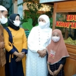 Gubernur Jawa Timur Khofifah Indar Parawansa di Warung Bebek Madura Ibu Khofifah Jakarta. Foto: Dok Pribadi