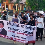 Pemuda Milenial Tuban deklarasikan dukungan kepada Prabowo dan Cak Imin sebagai Capres 2024, di depan Kantor Pemkab Tuban, di jalan RM Suryo, Kamis (23/6/2022).