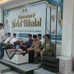 Prof Dr KH Asep Saifuddin Chalim, MA dalam acara Halal Bihalal dengan ratusan guru dan kepala sekolah se-Kecamatan Pacet dan sekitarnya di Gedung Serba Guna Afia Pacet Mojokerto, Minggu (29/3/2022). Foto: MMA/bangsaonline