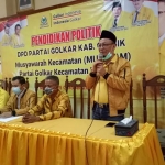 Golkar Gresik ketika menggelar rapat konsolidasi pemenangan Niat di Kecamatan Kebomas, Minggu (25/10). foto: SYUHUD/ BANGSAONLINE