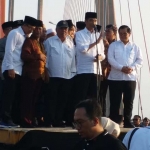 Presiden Joko Widodo saat menyampaikan sambutan dalam peresmian penghapusan tarif tol jembatan Suramadu. foto: FAUZI/ BANGSAONLINE