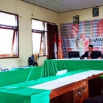 Suasana sidang putusan terhadap dua caleg yang digelar Badan Pengawas Pemilu (Bawaslu) Blitar, Senin (4/3/2019).
