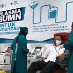 Salah satu pendonor plasma konvalesen di PMI Semarang. SIG sebagai Koordinator Satgas BUMN di Jawa Tengah. (foto: ist)