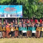 Pj Bupati Bangkalan usai mengikuti upacara peringatan hari jadi daerah yang ke-493. 