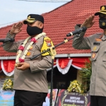 AKBP Dwiasi Wiyatputera (kiri) dan AKBP I Wayan Winaya saat apel penyambutan, Kamis (14/7/2022).