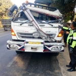 Kondisi truk usai menyambar nenek di Bancar.