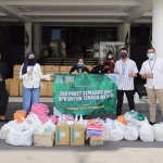 Akun media sosial Asli Suroboyo mengirimkan ratusan paket sembako, puluhan APD, masker scuba, alkohol swab, hand gloves dan vitamin.