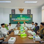 Pengurus MUI Gresik bersama 9 perwakilan lembaga filantropi menggelar Rakor. (Ist)
