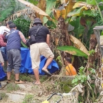 Olah TKP penemuan jenazah 2 perempuan di Jombang.