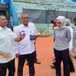 Anggota Komisi D DPRD Kota Malang, Ginanjar Yoni Wardoyo, saat meninjau persiapan venue Porprov Jatim 2025 di Stadion Gajayana.