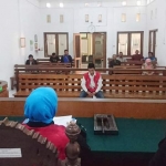 Terdakwa saat mengikuti sidang agenda vonis di Pengadilan Negeri Sidoarjo, Selasa (03/09/2019).