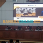  Rapat paripurna dalam rangka Penyampaian Jawaban Bupati Madiun Atas Pandangan Umum Fraksi-Fraksi DPRD Terhadap 2 Raperda Non APBD Tahun 2026. Foto: Hendro Suhartono/BANGSAONLINE