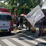 Wali Kota Madiun H. Maidi kembali memberangkatkan bantuan beras dari Bulog untuk masyarakat terdampak PPKM Darurat Covid-19, Rabu (21/7/2021). (foto: ist)