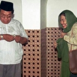 Keakraban Gus Dur dengan Megawati sempat terabadikan saat berada di sebuah masjid. Foto: IST