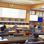 Suasana paripurna dengan agenda penyerahan rekomendasi LKPj kepala daerah akhir tahun anggaran 2019. foto: SYUHUD/ BANGSAONLINE