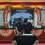 Penandatanganan KUA-PPAS 2026 oleh Bupati Nganjuk dan ketua dewan.