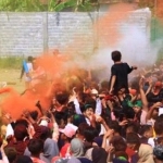 Hiburan colour run yang digelar di lapangan Kedung Dalem, Kecamatan Dringu, Kabupaten Probolinggo berujung kisruh.