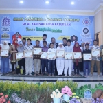 Plt. Wali Kota Pasuruan saat menghadiri launching 1.000 buku karya tulis siswa SD Al Kautsar Kota Pasuruan, Minggu (26/1).