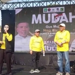 Pasangan Mudah atau akronim dari Gus Mujib-Ning Wardah saat menggelar kampanye.