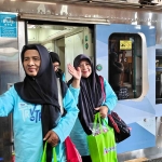 Para lansia yang menjadi penumpang KA Singosari, perjalanan dari Kediri menuju Blitar.