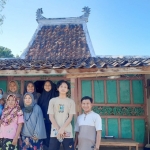 Para mahasiswa Unmuh Malang saat baru tiba di Desa Larangan Luar, Kabupaten Pamekasan.