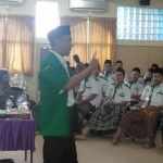 Gus Lutfi Thomafi saat memberikan materi Keansoran pada Pelatihan Kepemimpinan Lanjutan (PKL) GP Ansor Surabaya di Pondok Pesantren An Nur, Jambangan, Surabaya.