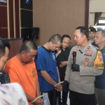 Komplotan pecah kaca saat diinterogasi polisi.