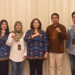 Pj Wali Kota Kediri, Zanariah (tengah) bersama jajaran BPJS Ketenagakerjaan Kediri. Foto: Ist