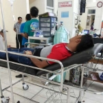 Korban Tolak Arifin (30), warga Desa Juglangan, Kecamatan Panji, saat di ruang UGD RSUD Abdoerrahem Situbondo.