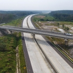 Proyek pembangunan Jalan Tol Trans Sumatra bahan baku semen produk SIG. (foto: ist).