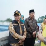 Bupati Mojokerto, Muhammad Al Barra usai peletakan batu pertama pembangunan Jembatan Bubak.