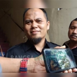 DPRD Kota Blitar menunjukan bukti video. foto: AKINA/ BANGSAONLINE