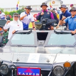 Gubernur Jawa Timur Khofifah Indar Parawansa saat mengikuti Inagurasi Pasmar 2 di Bumi Marinir Karangpilang, Surabaya, Sabtu (8/11/2025).